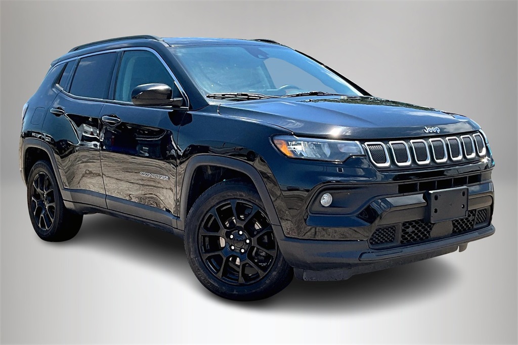 Certified 2022 Jeep Compass Latitude Lux with VIN 3C4NJDFB2NT130150 for sale in Alvin, TX