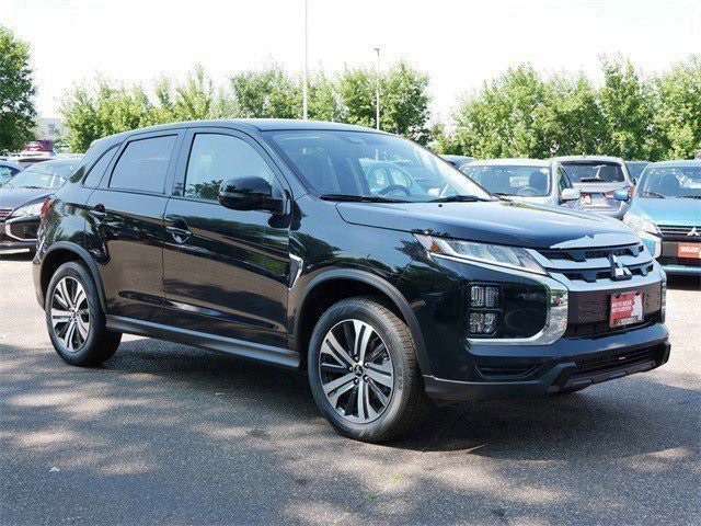 2025 Mitsubishi Outlander Sport SE's photo