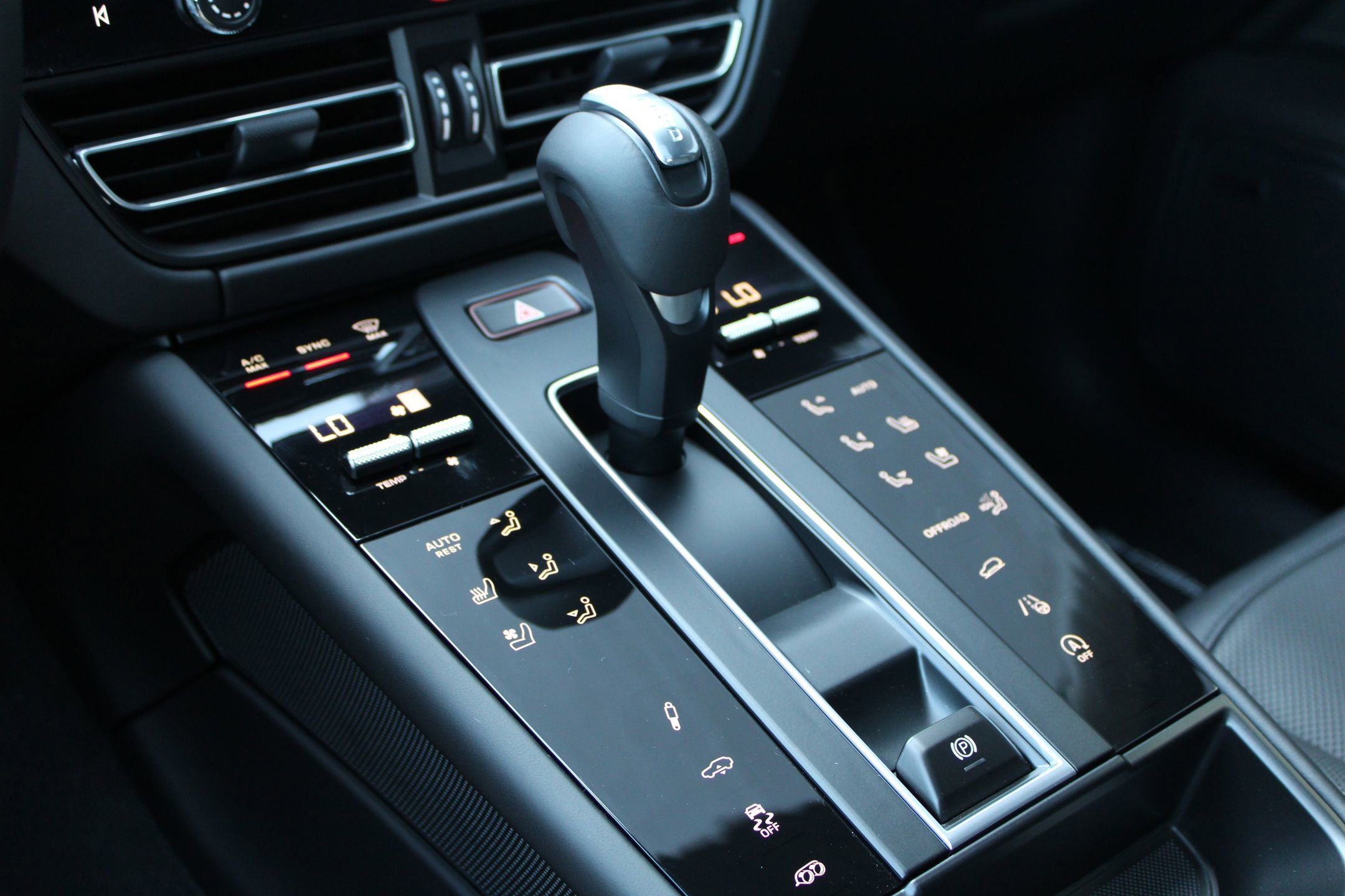 2026 Porsche Macan GTS photo 19