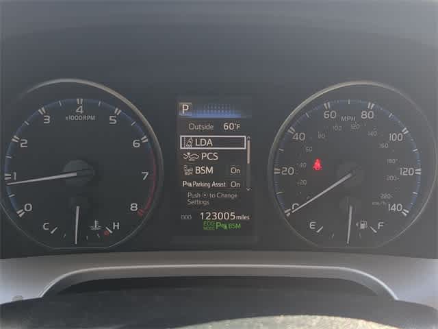 2017 Toyota RAV4 XLE photo 22