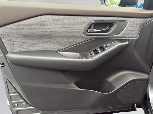 2023 Nissan Rogue S photo 22