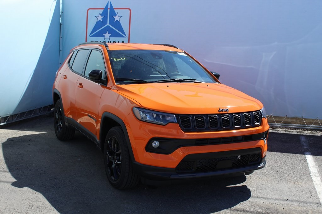 2026 Jeep Compass Latitude photo 2