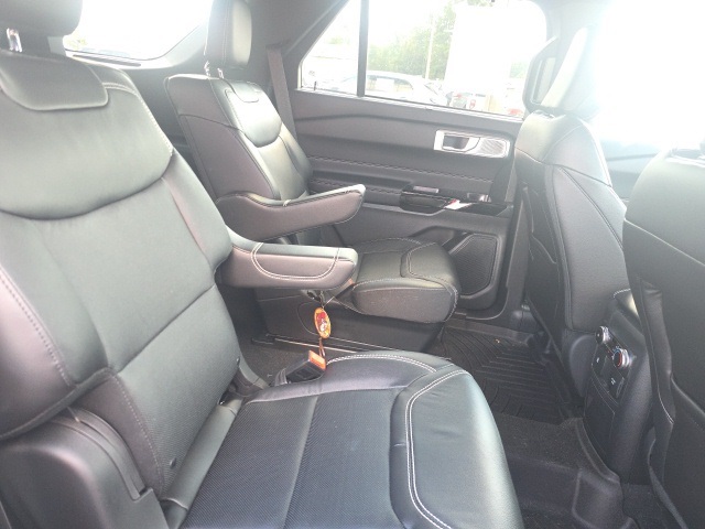 2024 Ford Explorer ST photo 12
