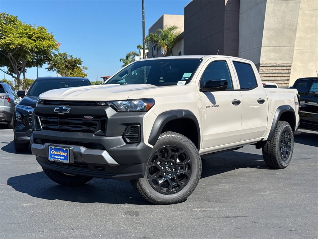 2026 Chevrolet Colorado Trail Boss photo 2