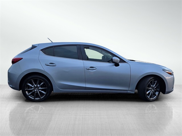 2018 Mazda Mazda3 Touring photo 3