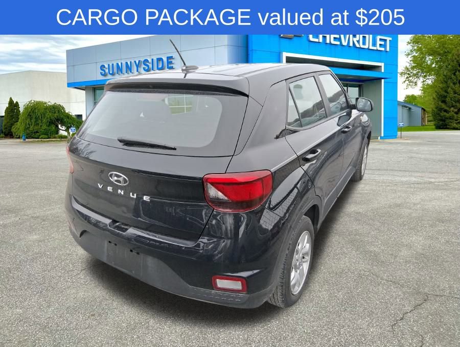 2023 Hyundai Venue SE photo 2