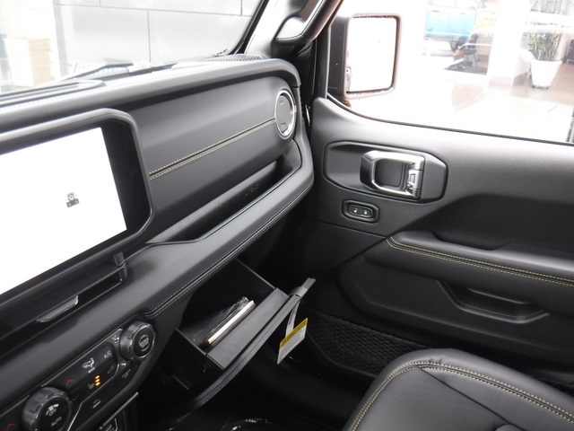 2025 Jeep Gladiator Sport photo 30