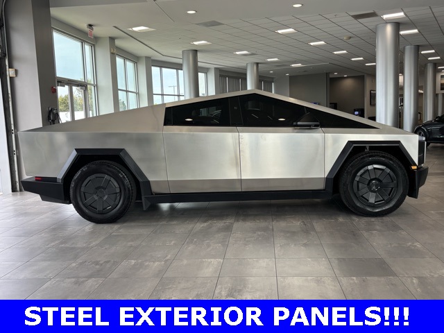 2024 Tesla Cybertruck photo 2