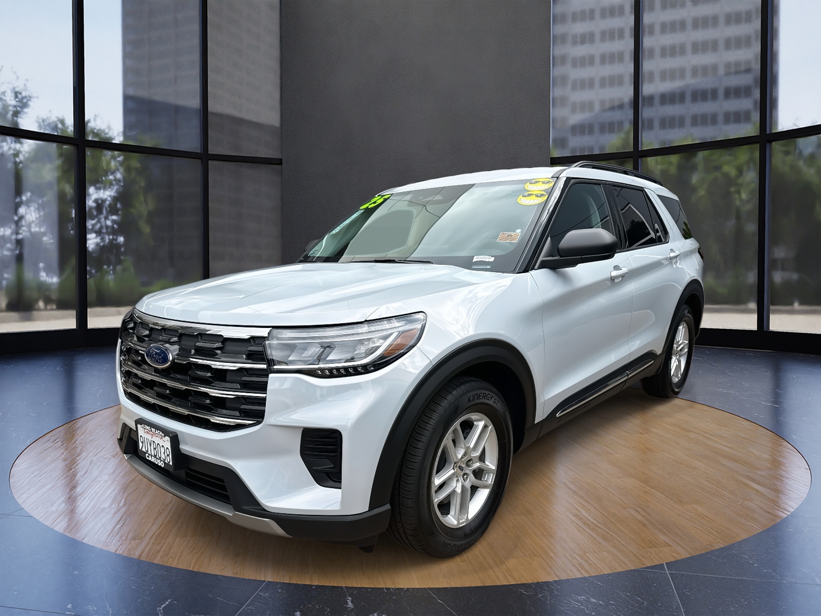 2025 Ford Explorer photo 2