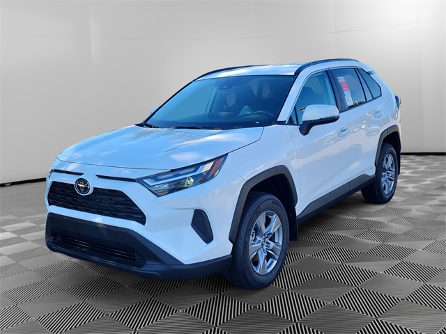 2025 Toyota RAV4 XLE's photo