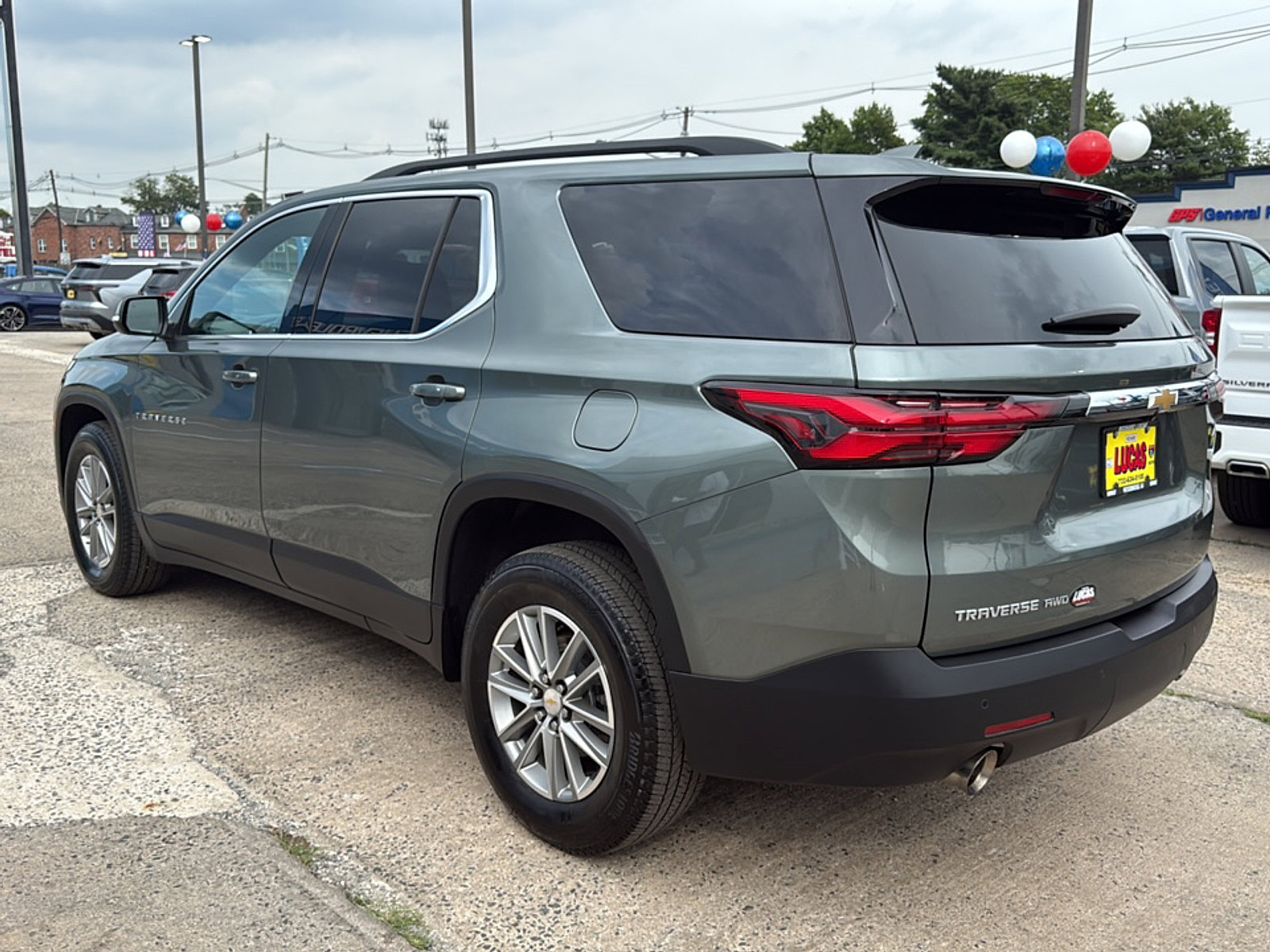 2023 Chevrolet Traverse Cloth photo 3