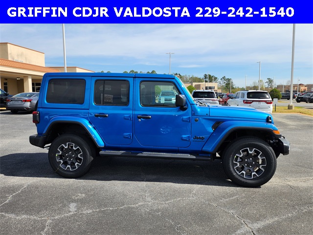 2025 Jeep Wrangler Sahara photo 2