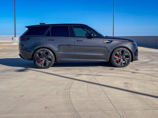 2024 Land Rover Range Rover Sport photo 4
