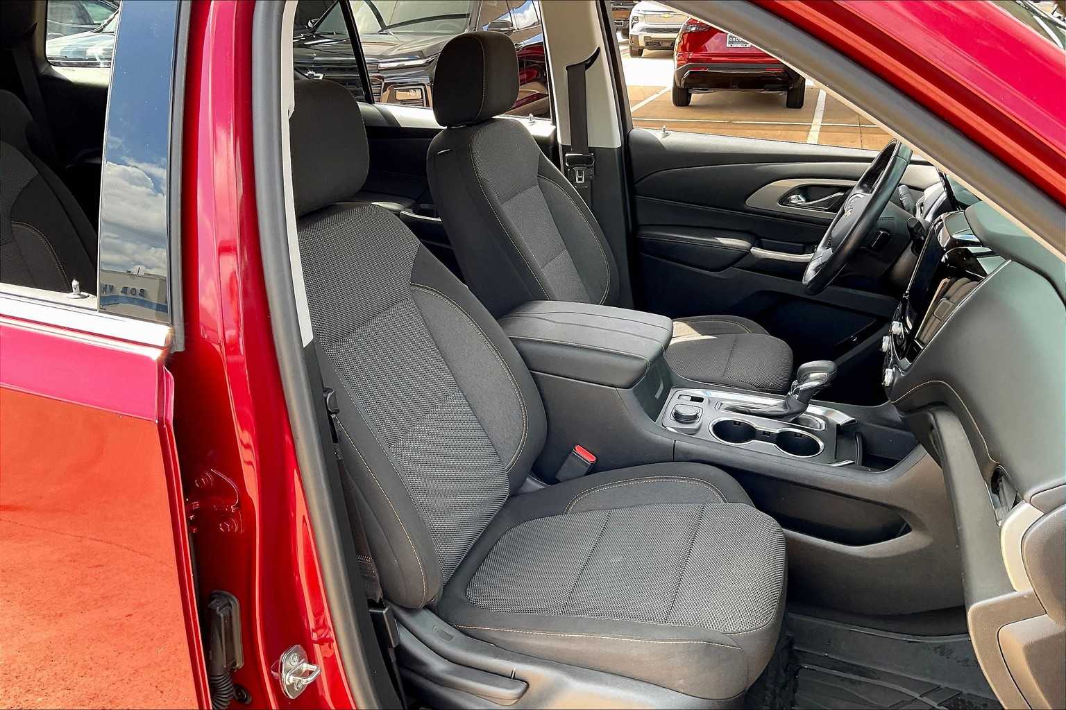 2021 Chevrolet Traverse Cloth photo 8