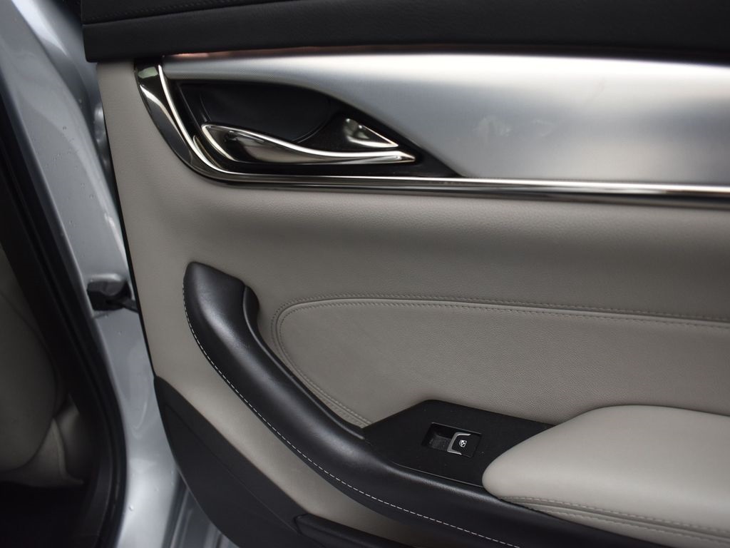 2018 Cadillac CTS Base photo 17