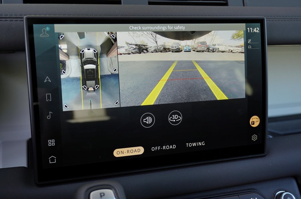 2025 LAND ROVER DEFENDER - Image 22