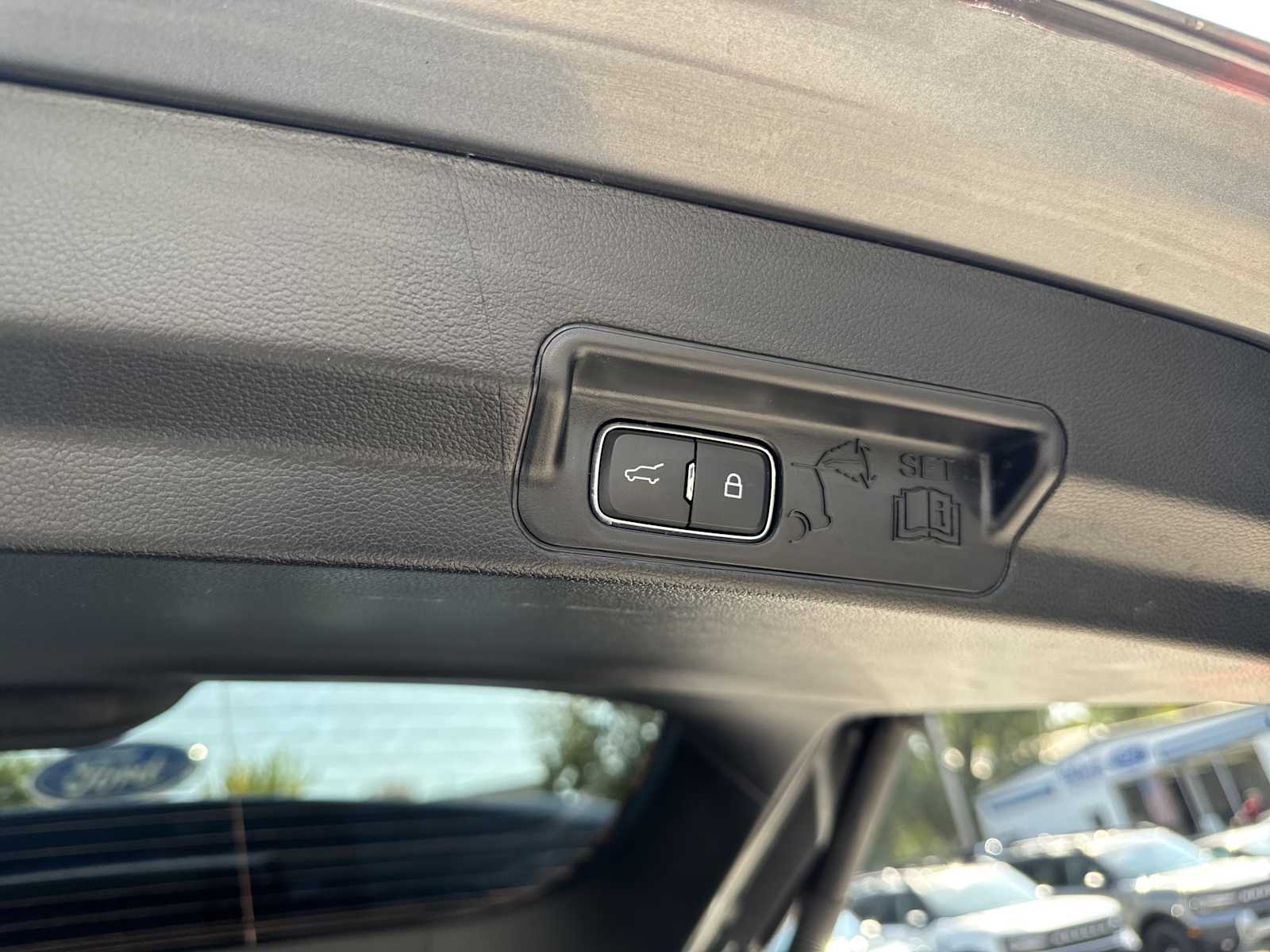 2022 Ford Explorer XLT photo 8