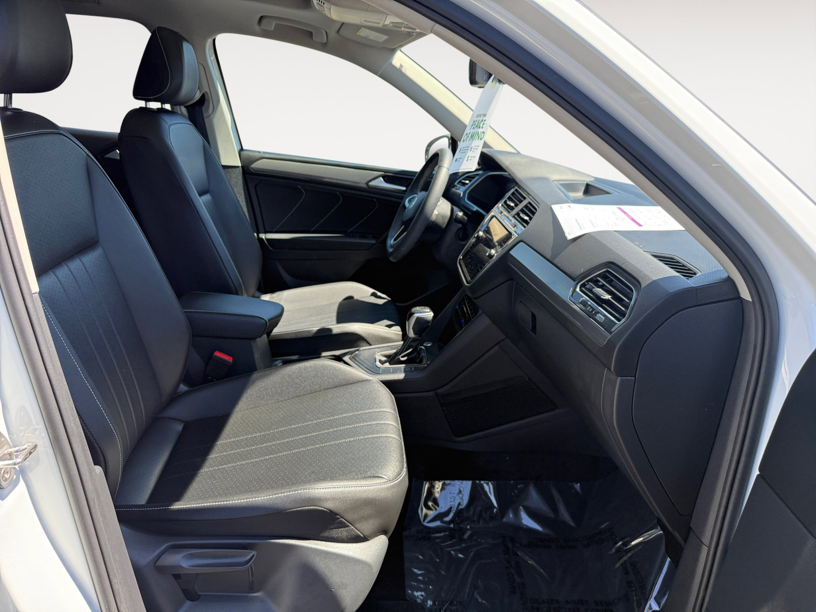 2022 Volkswagen Tiguan SE photo 19