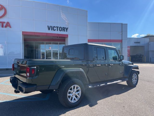2023 Jeep Gladiator Sport photo 2