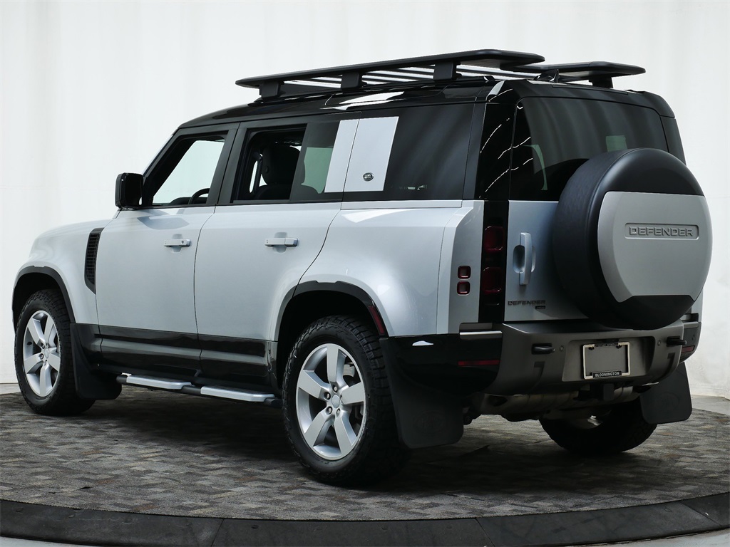 2023 Land Rover Defender 110 X-Dynamic SE photo 3