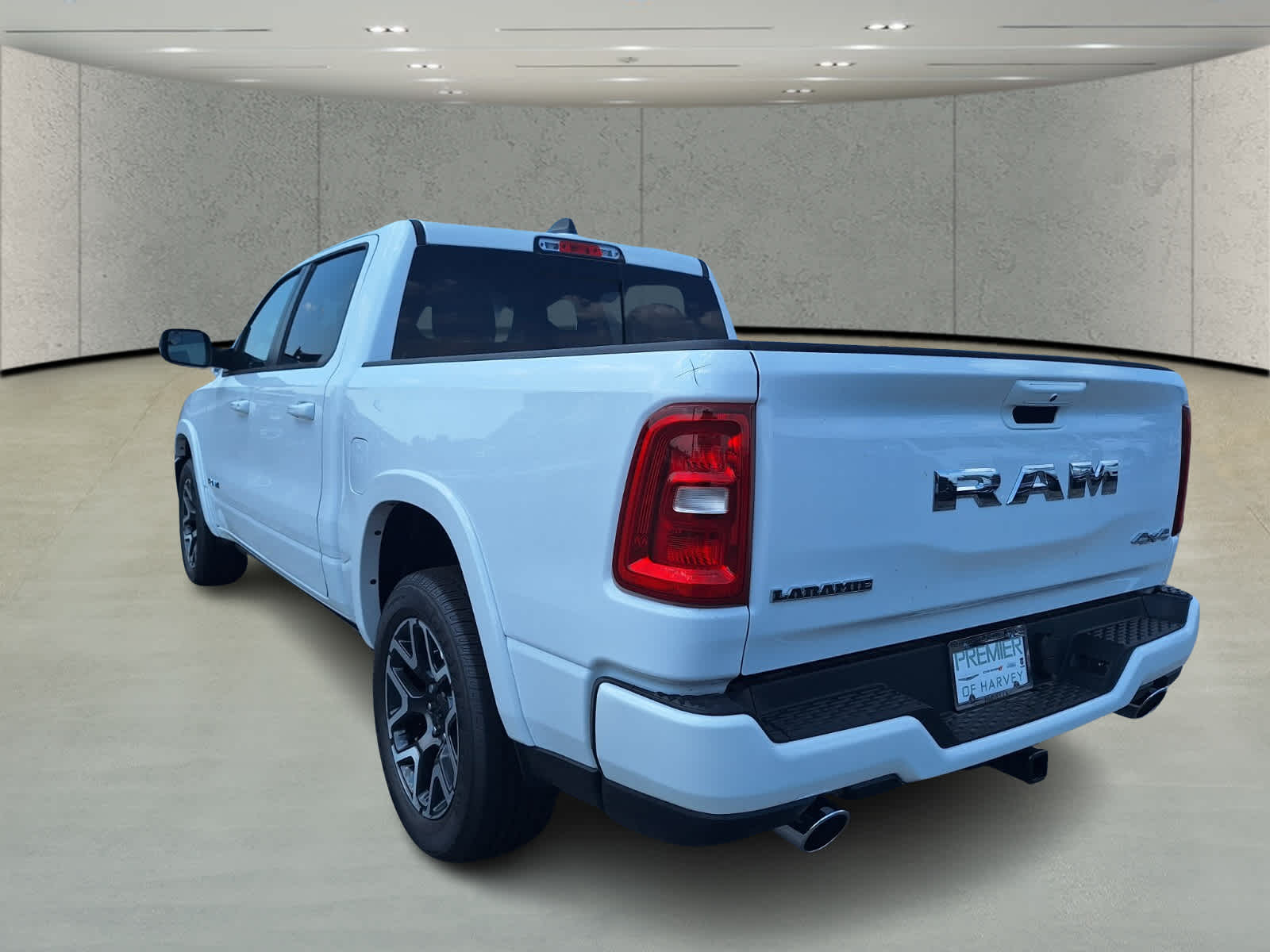 2025 Ram 1500 Laramie photo 3