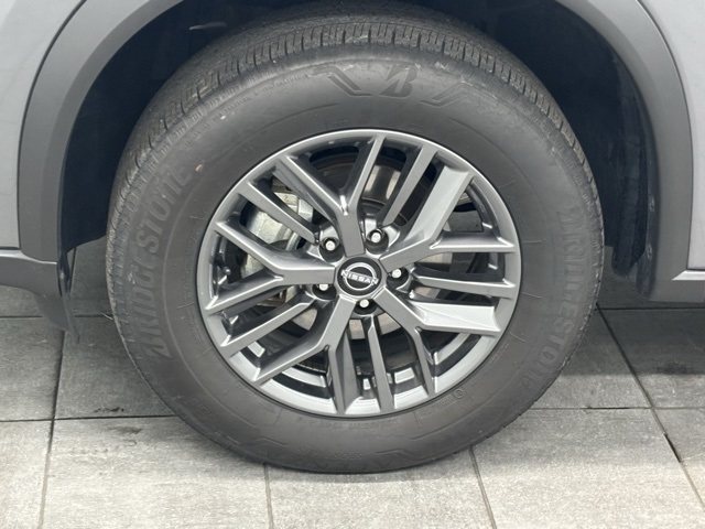 2024 Nissan Rogue S photo 4