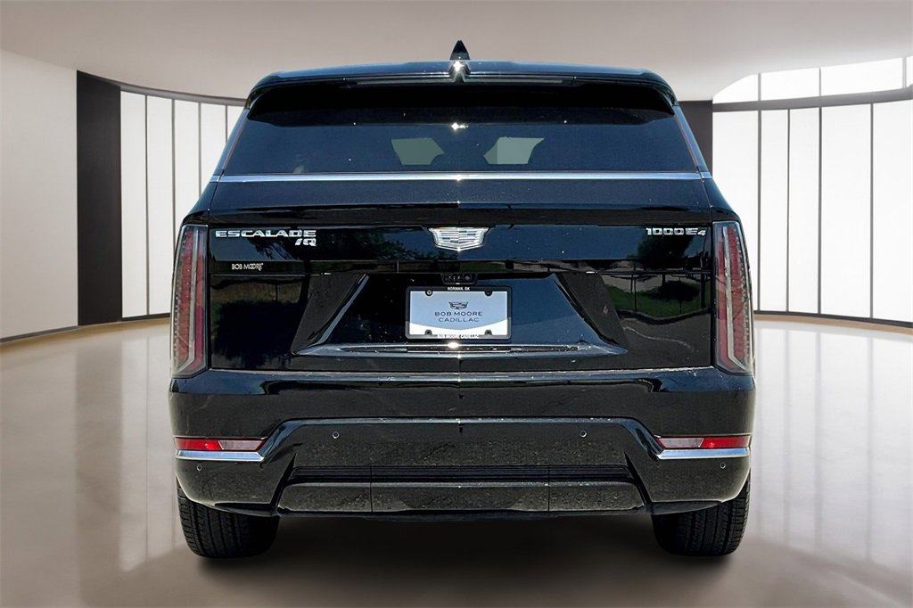 2025 Cadillac Escalade IQ Luxury photo 2