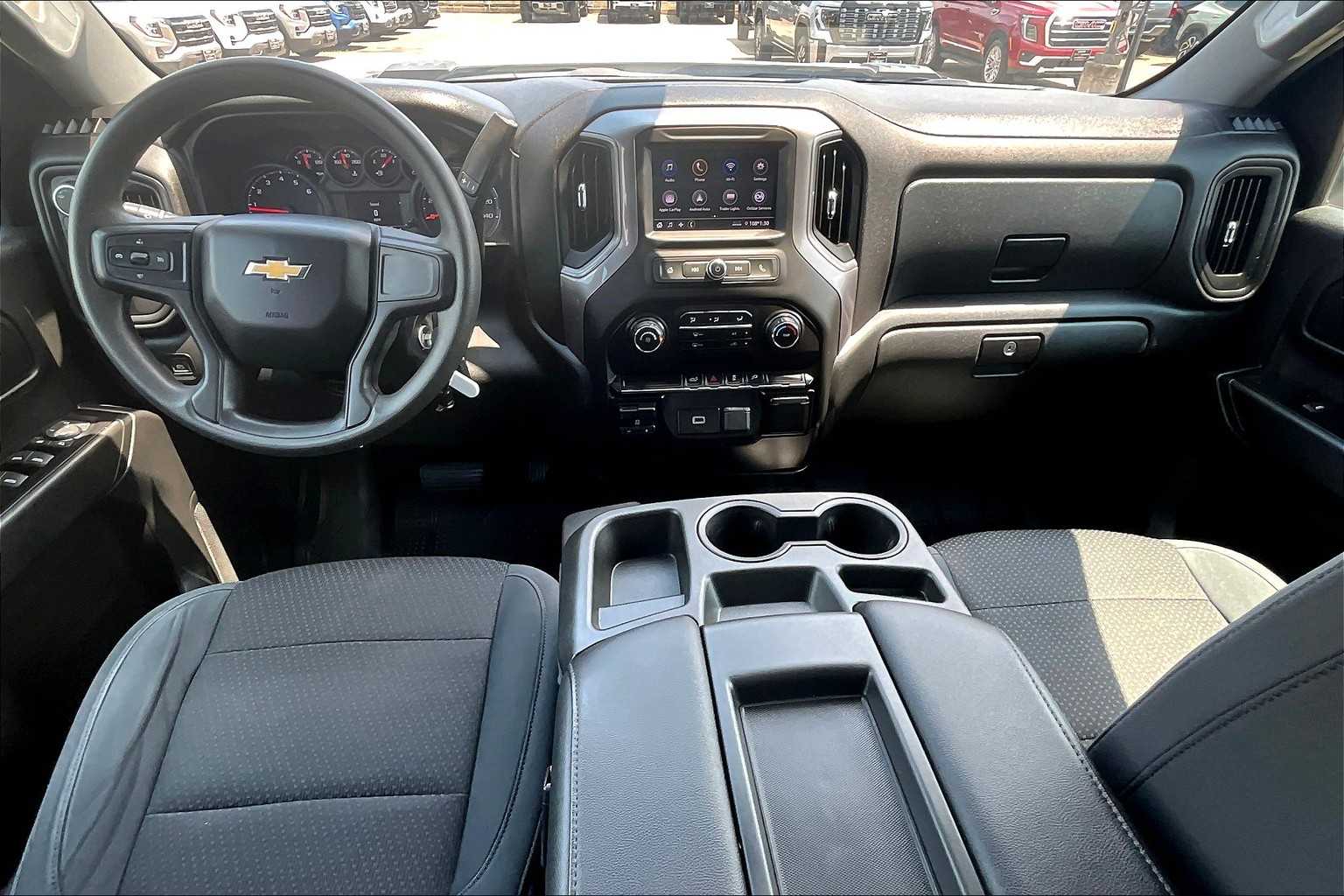 2020 Chevrolet Silverado 2500HD Custom photo 14
