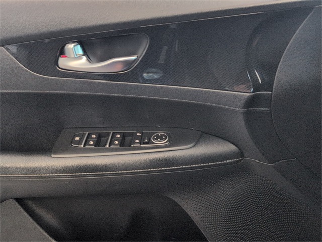 2020 Kia Forte GT-Line photo 21