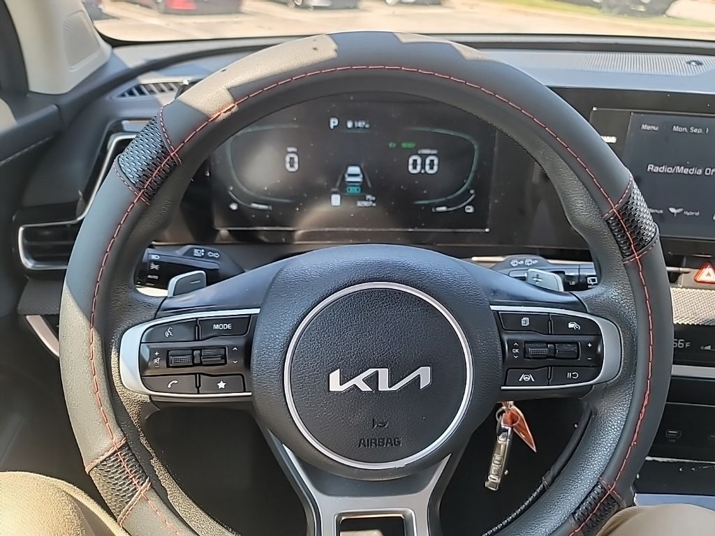 2023 Kia Sportage Hybrid LX photo 11