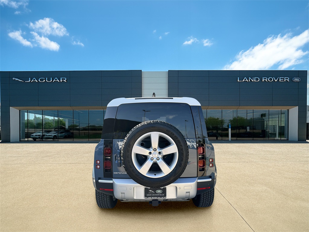 2025 Land Rover Defender 110 S photo 2