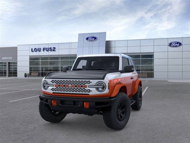 2025 Ford Bronco First Edition photo 2