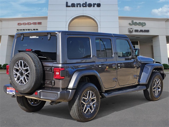 2025 Jeep Wrangler Sahara photo 2