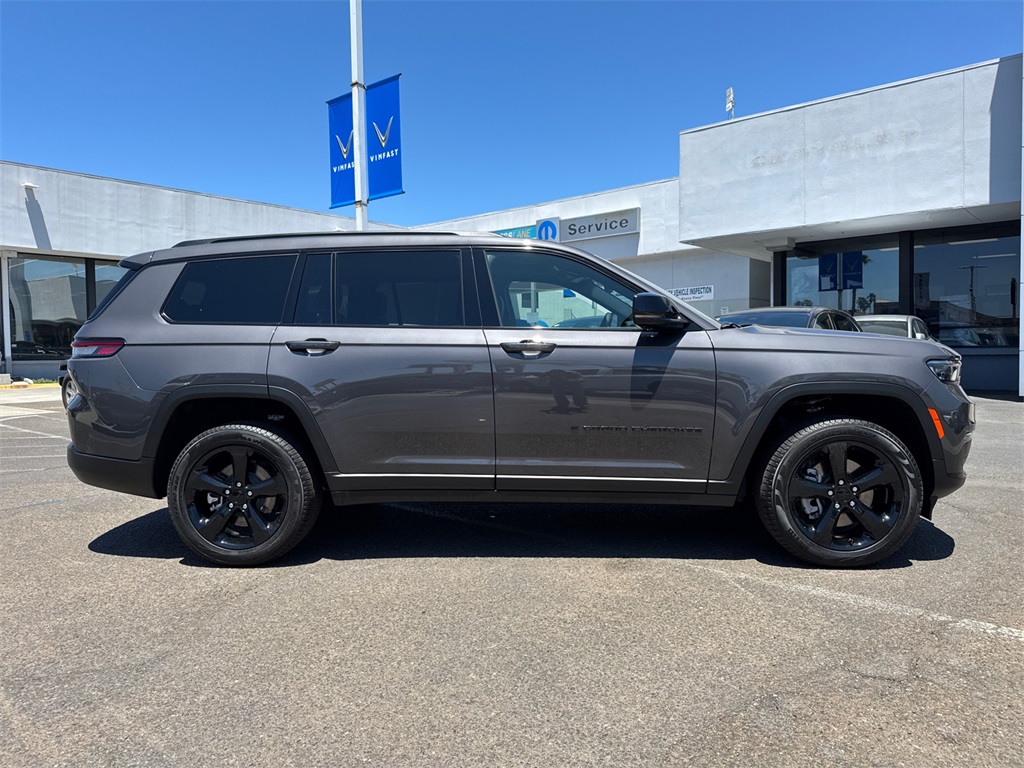 2025 Jeep Grand Cherokee Limited photo 6