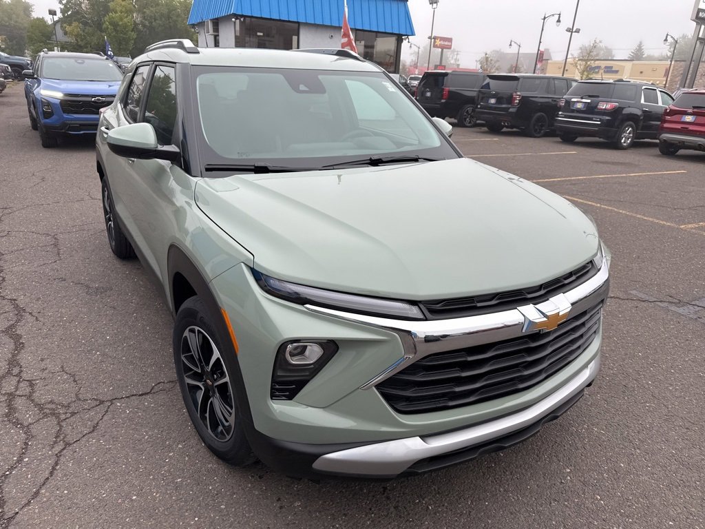 2026 Chevrolet Trailblazer LT photo 2