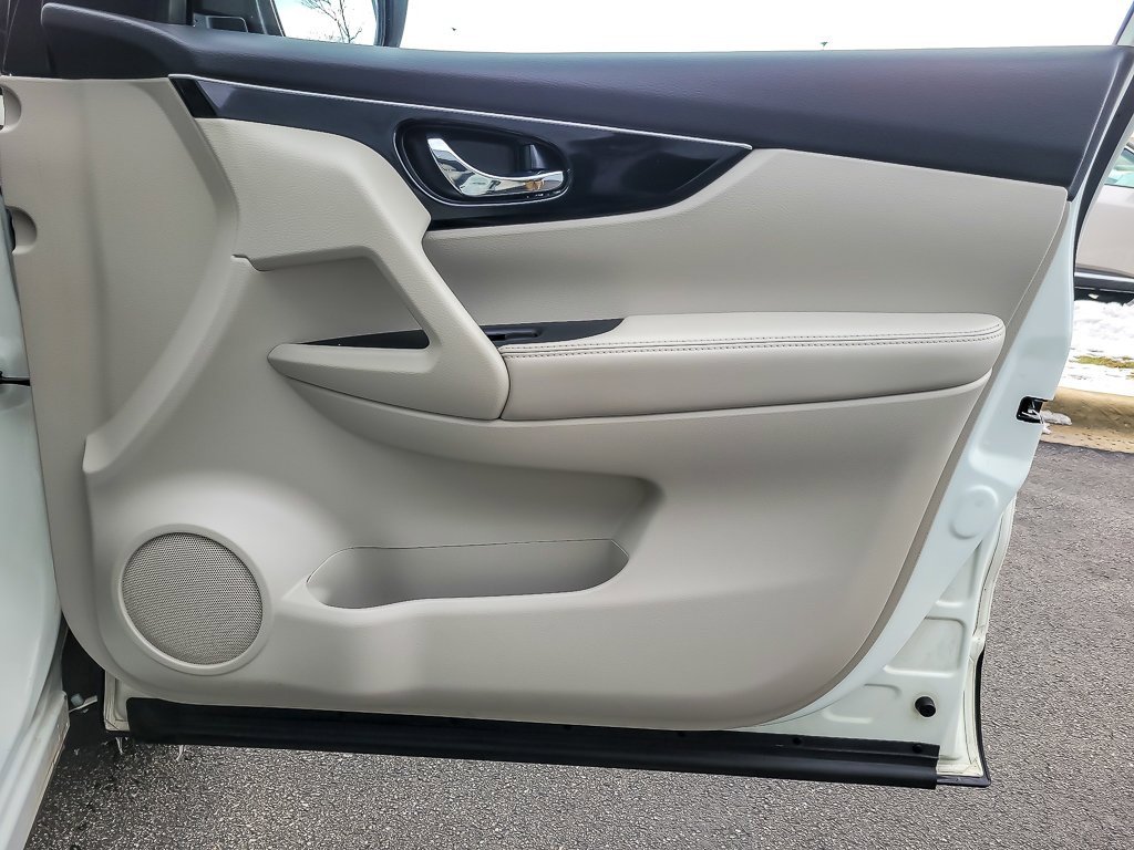 2017 NISSAN ROGUE SPORT - Image 20