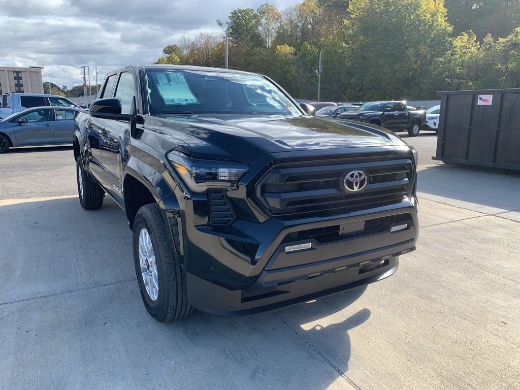 2025 Toyota Tacoma SR5's photo