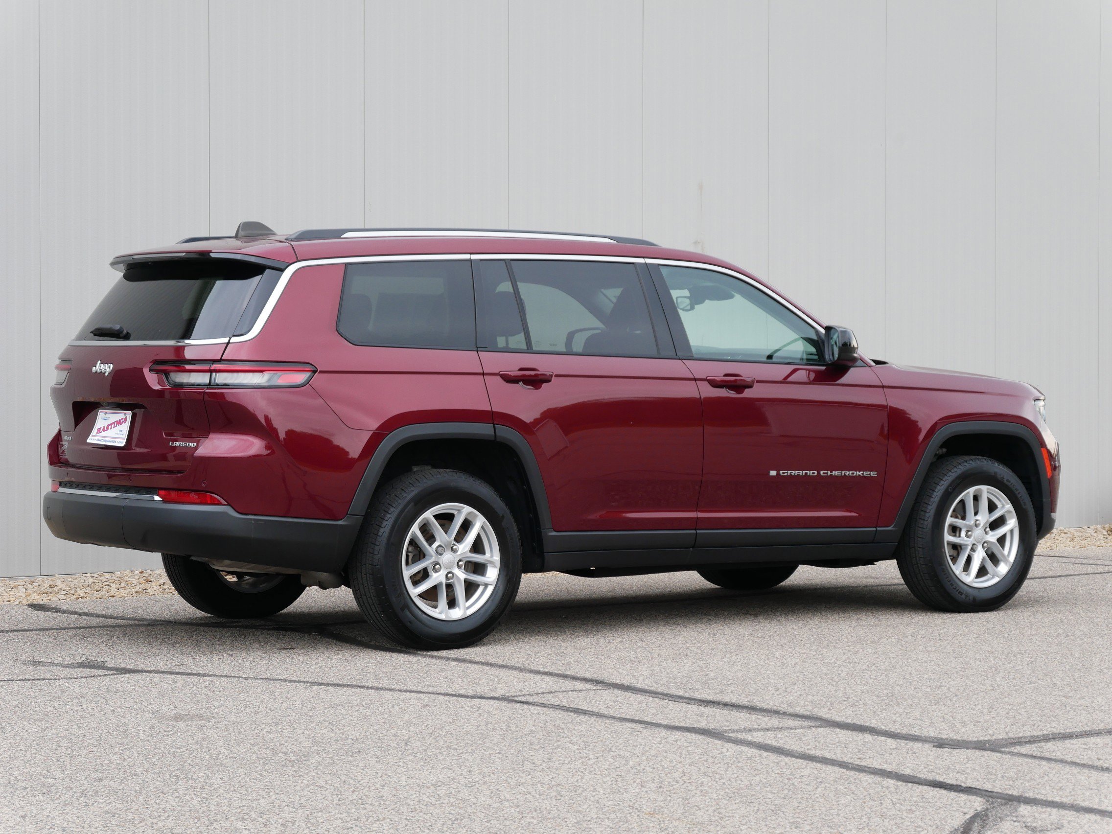 2023 Jeep Grand Cherokee Laredo photo 5
