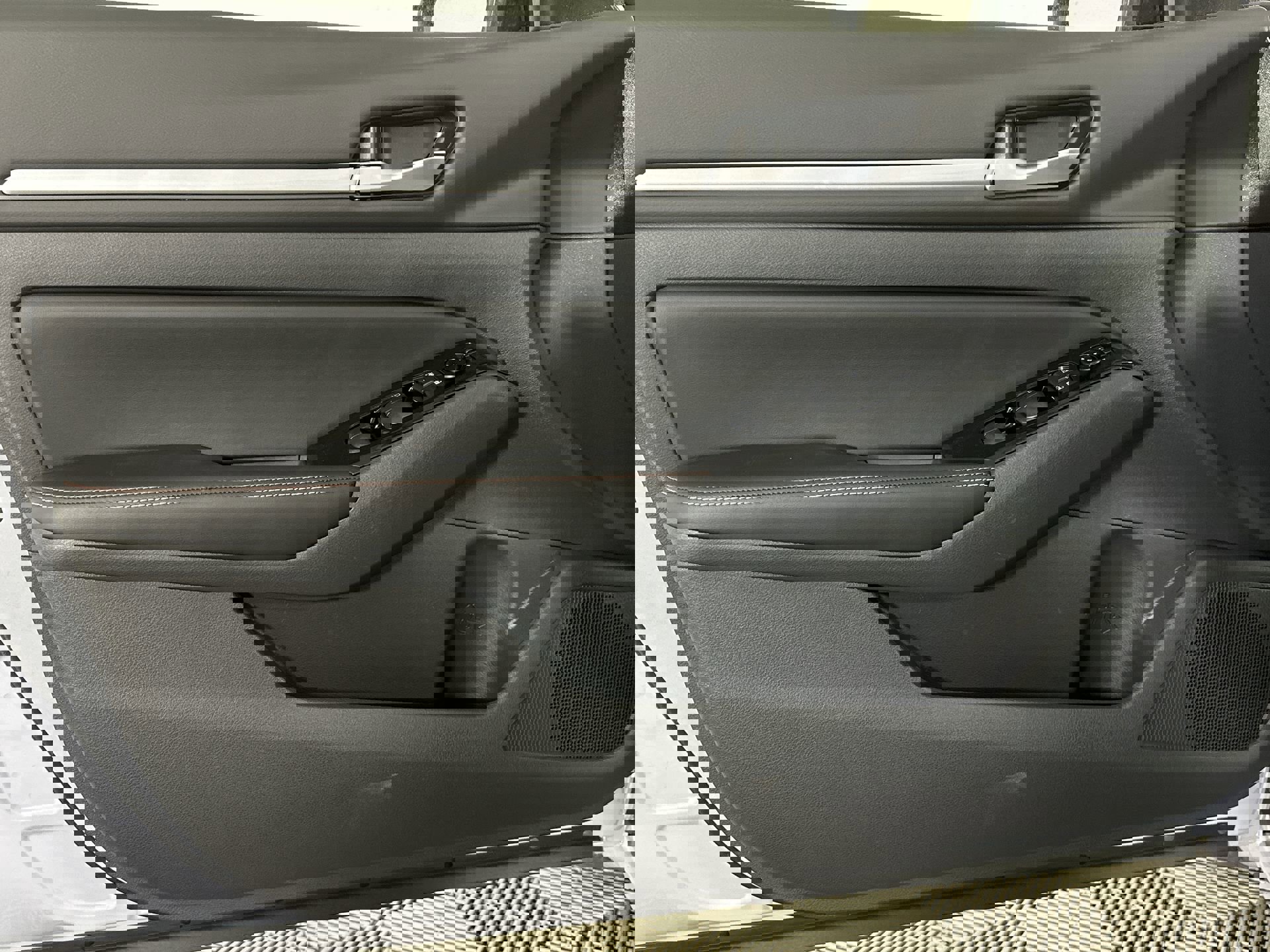 2025 Nissan Altima SR photo 28