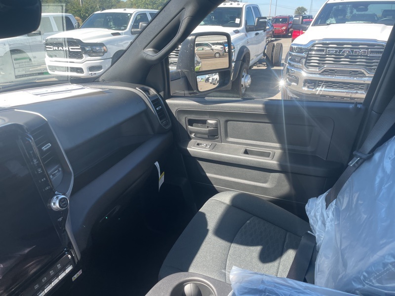 2026 Ram 3500 Tradesman photo 11