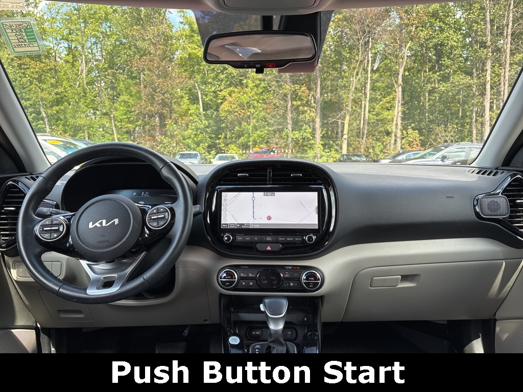 2023 Kia Soul EX photo 2
