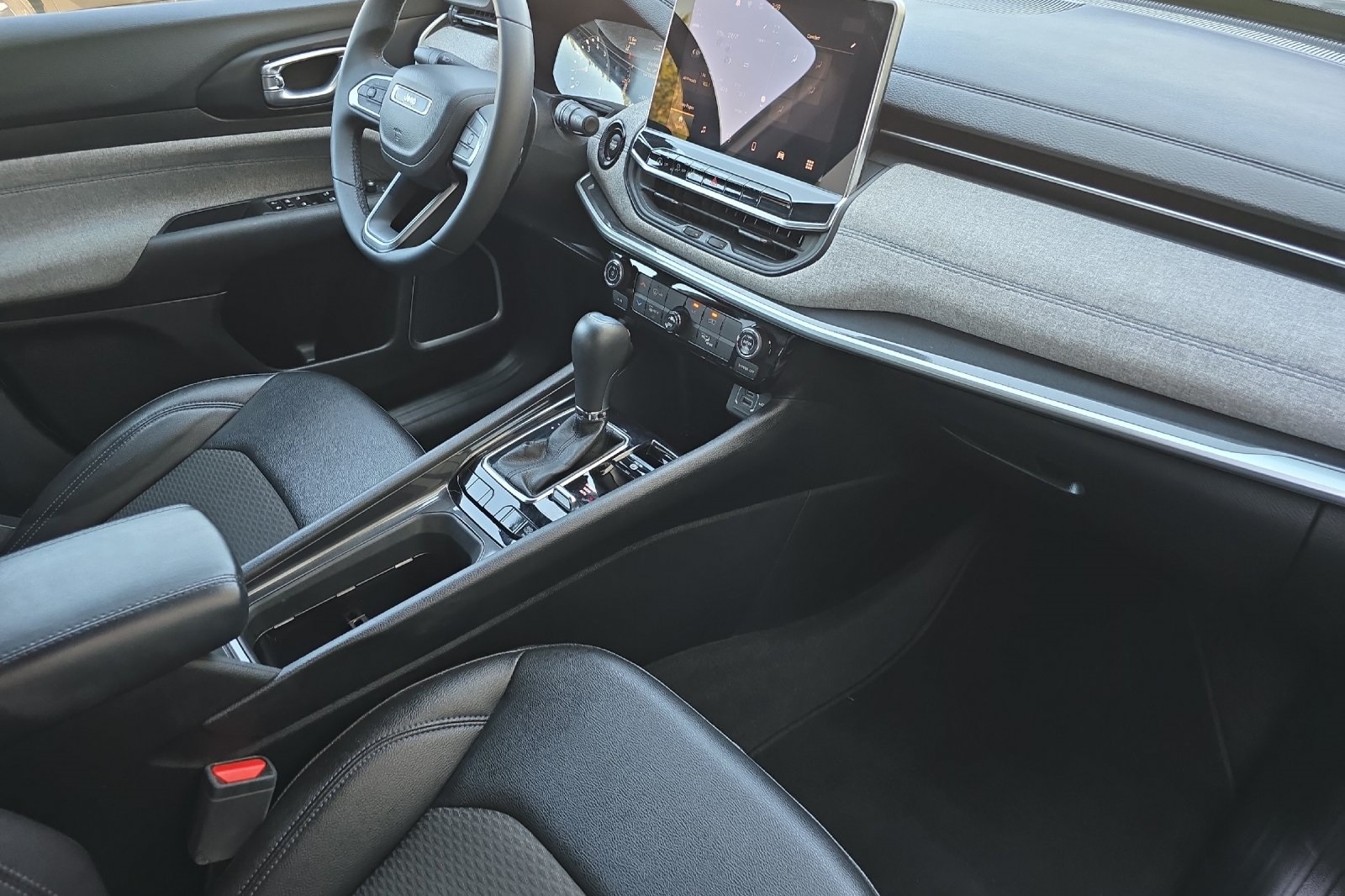2024 Jeep Compass North Edition Latitude photo 14