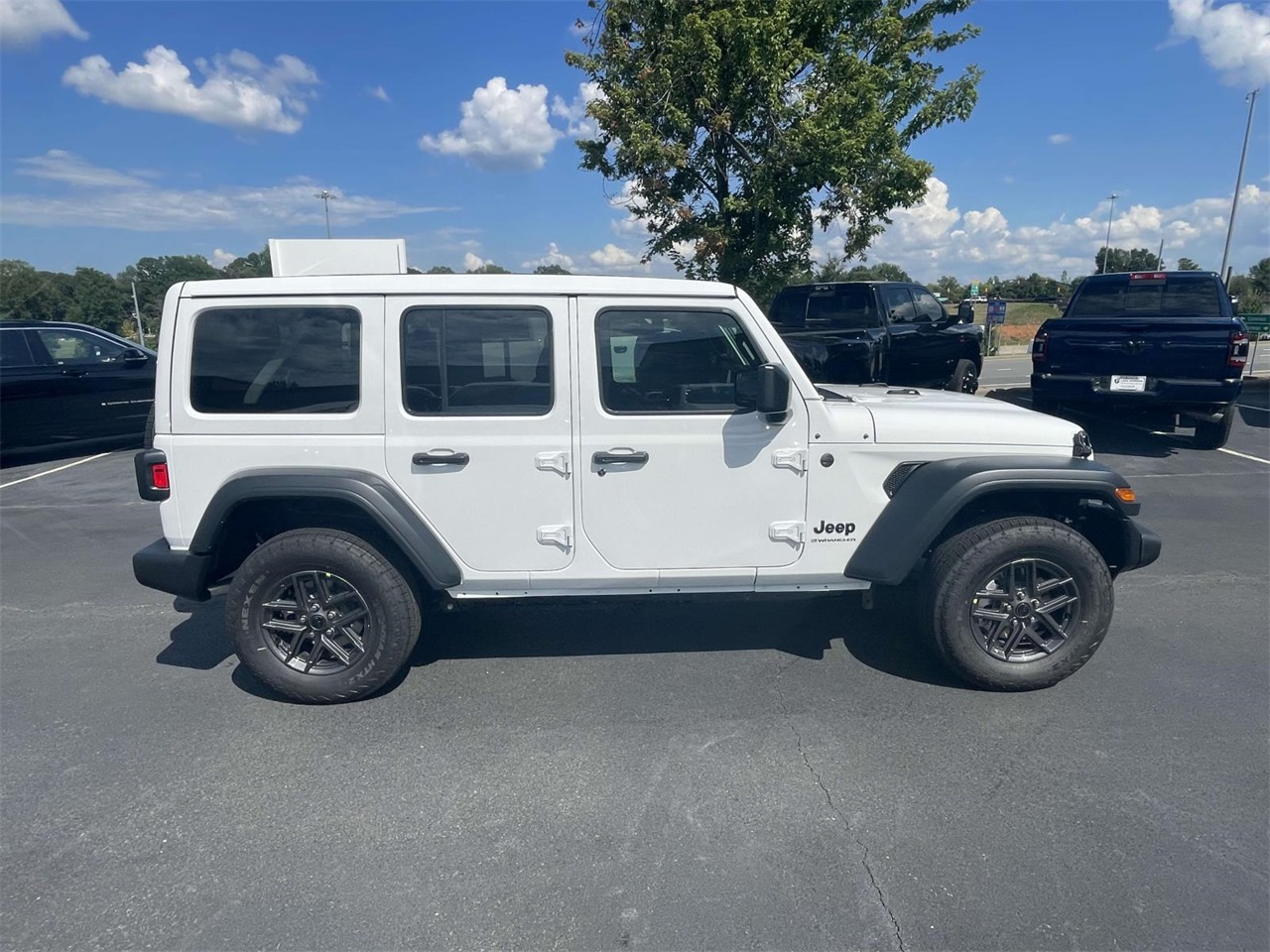 2025 Jeep Wrangler Sport S photo 7