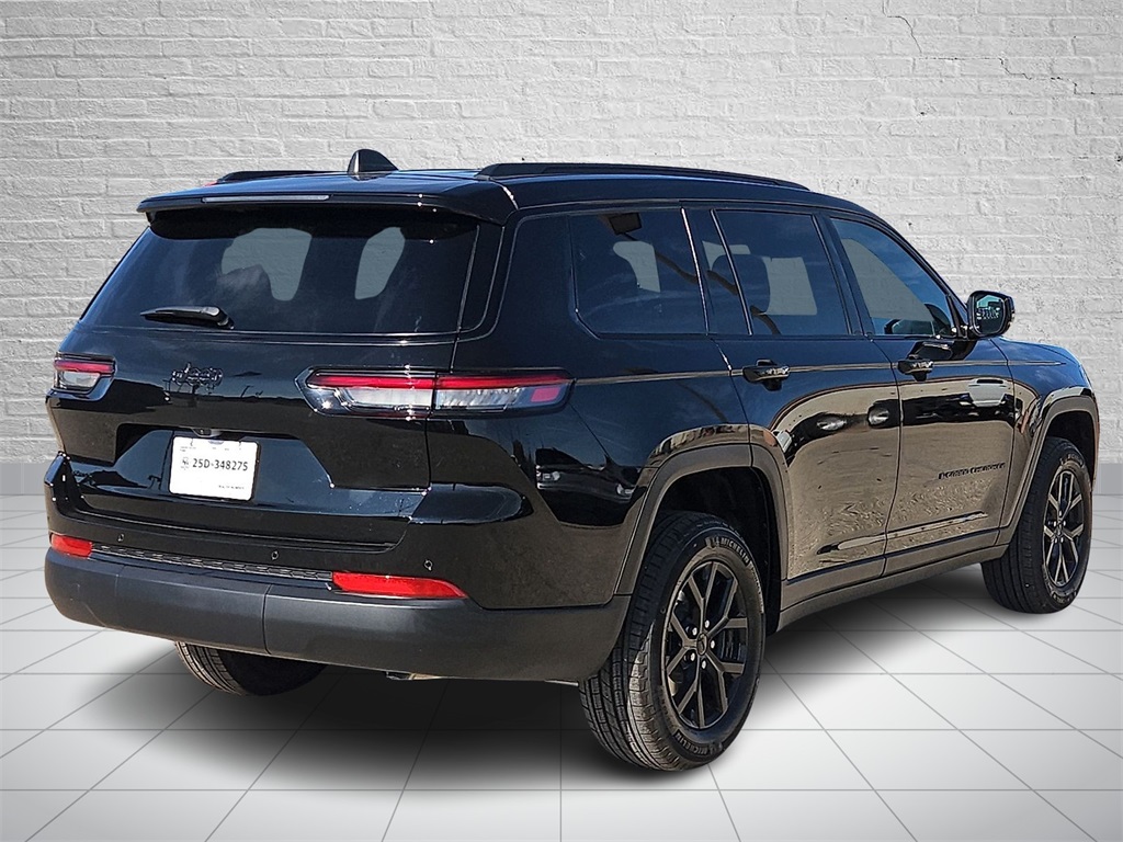 2025 Jeep Grand Cherokee Altitude photo 4