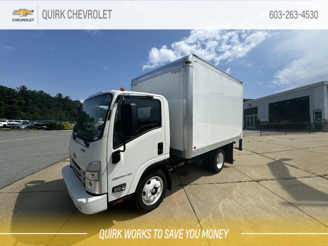 New 2025 Arc White Chevrolet BASE image 1