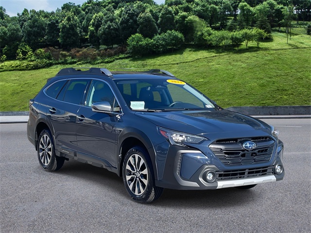 2023 Subaru Outback Touring's photo
