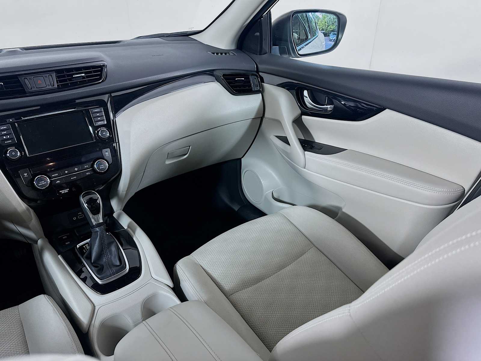 2019 Nissan Rogue Sport SV photo 21