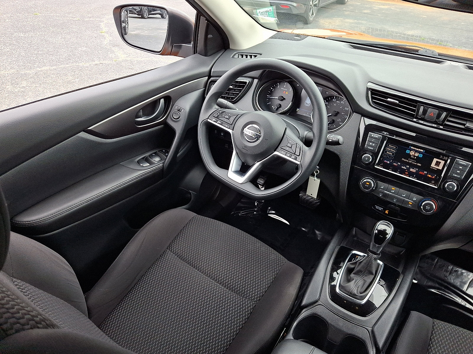 2022 Nissan Rogue Sport S photo 13