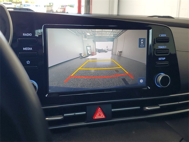 2021 Hyundai Elantra SEL photo 16