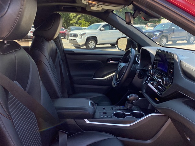 2024 Toyota Highlander XSE photo 11